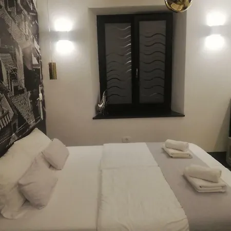 Al Porto Antico بيت ضيافة بيران