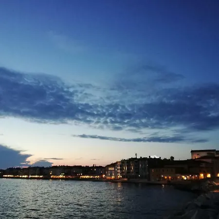 Affittacamere Al Porto Antico 2*