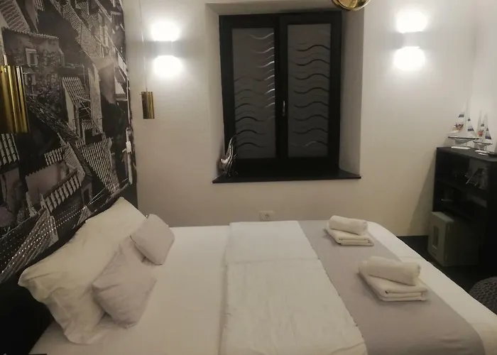 Al Porto Antico 招待所 皮兰